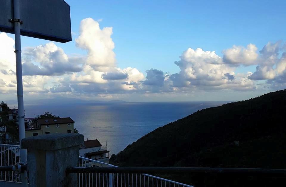 Le Terrazze Di Cristina Panzió Vietri Kültér fotó